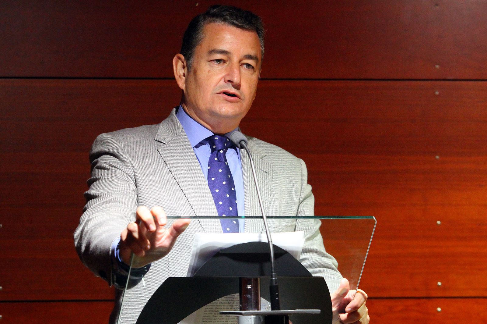 Imágenes de la toma de posesión del nuevo presidente del Puerto de Huelva, José Luis Ramos.