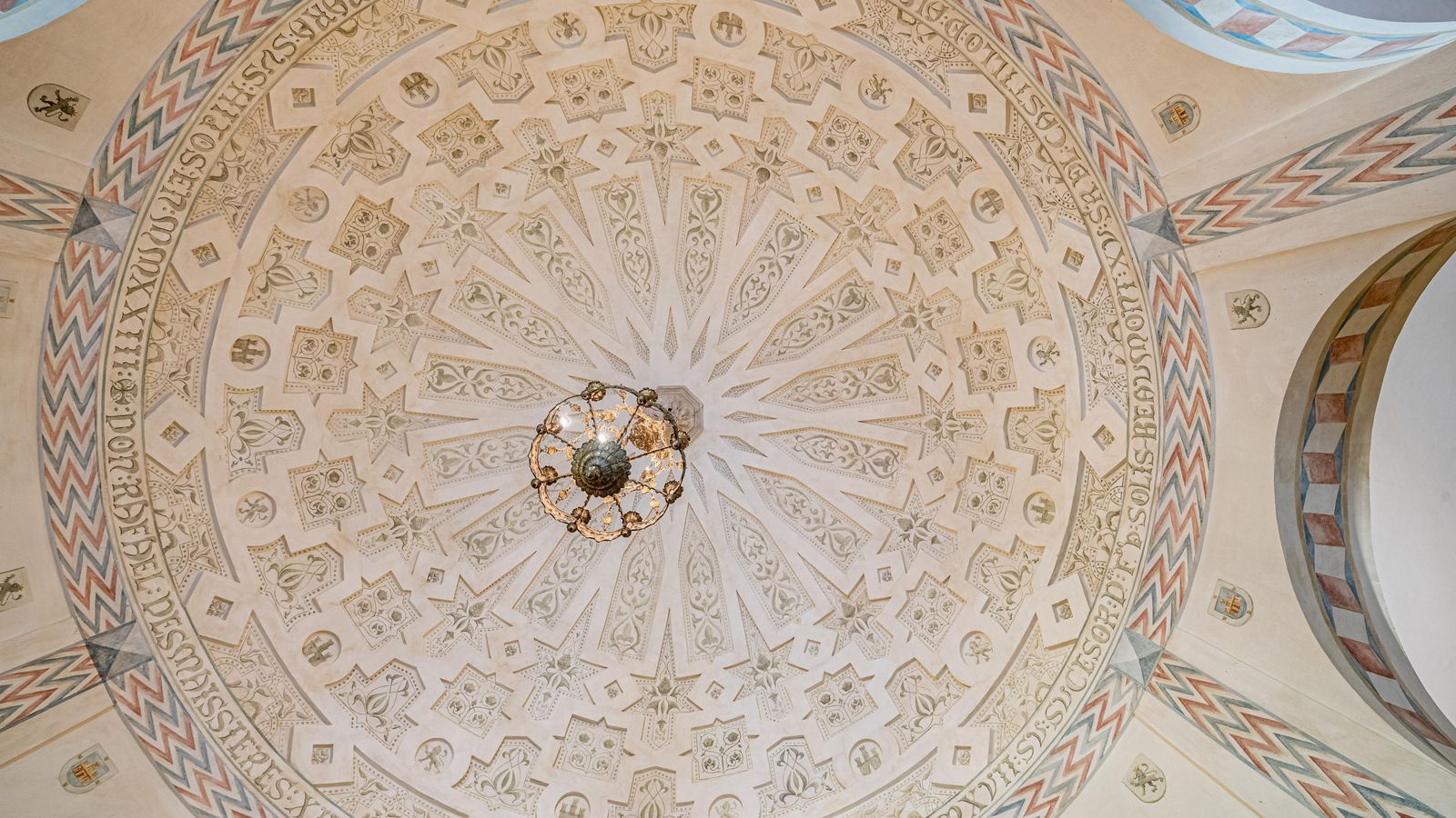 La cúpula de la capilla del castillo de Almodóvar del Río.
