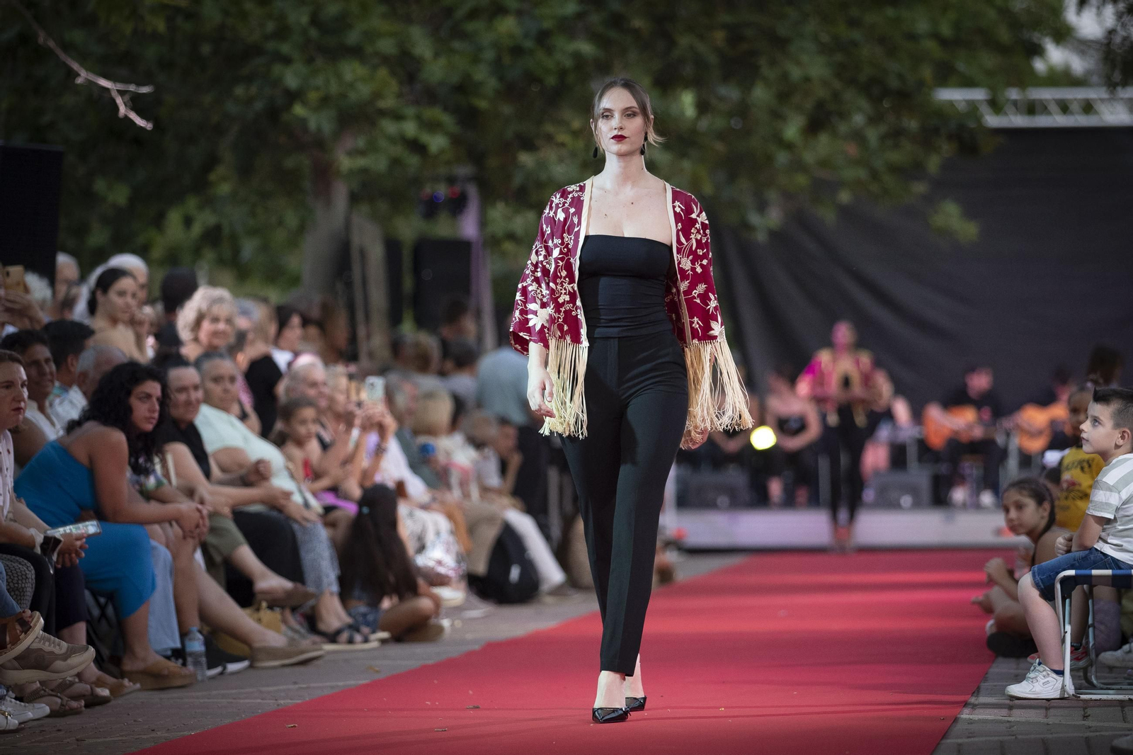 Las mejores imágenes de la primera pasarela flamenca del Distrito Norte de Granada