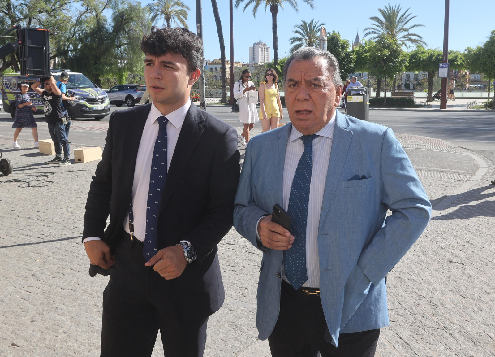 Ambiente en la Puerta del Príncipe de la Maestranza