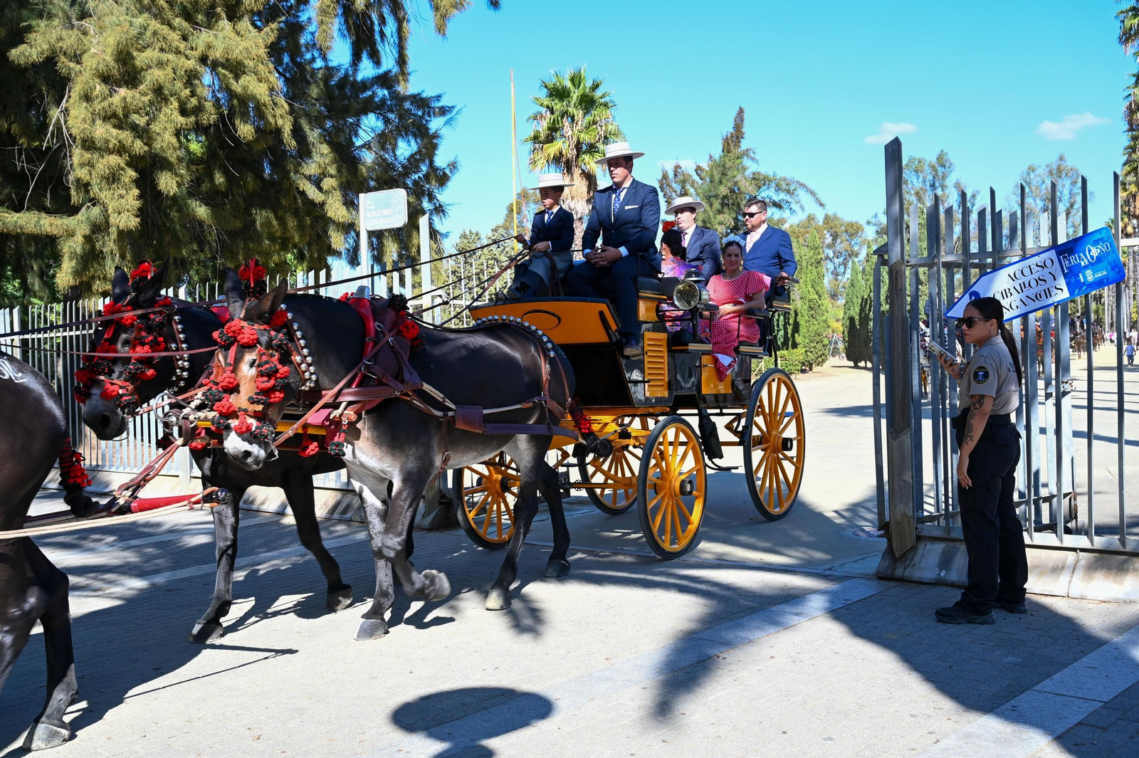 Imágenes del ambiente nocturno del 11 de octubre en la Feria del Caballo 2025