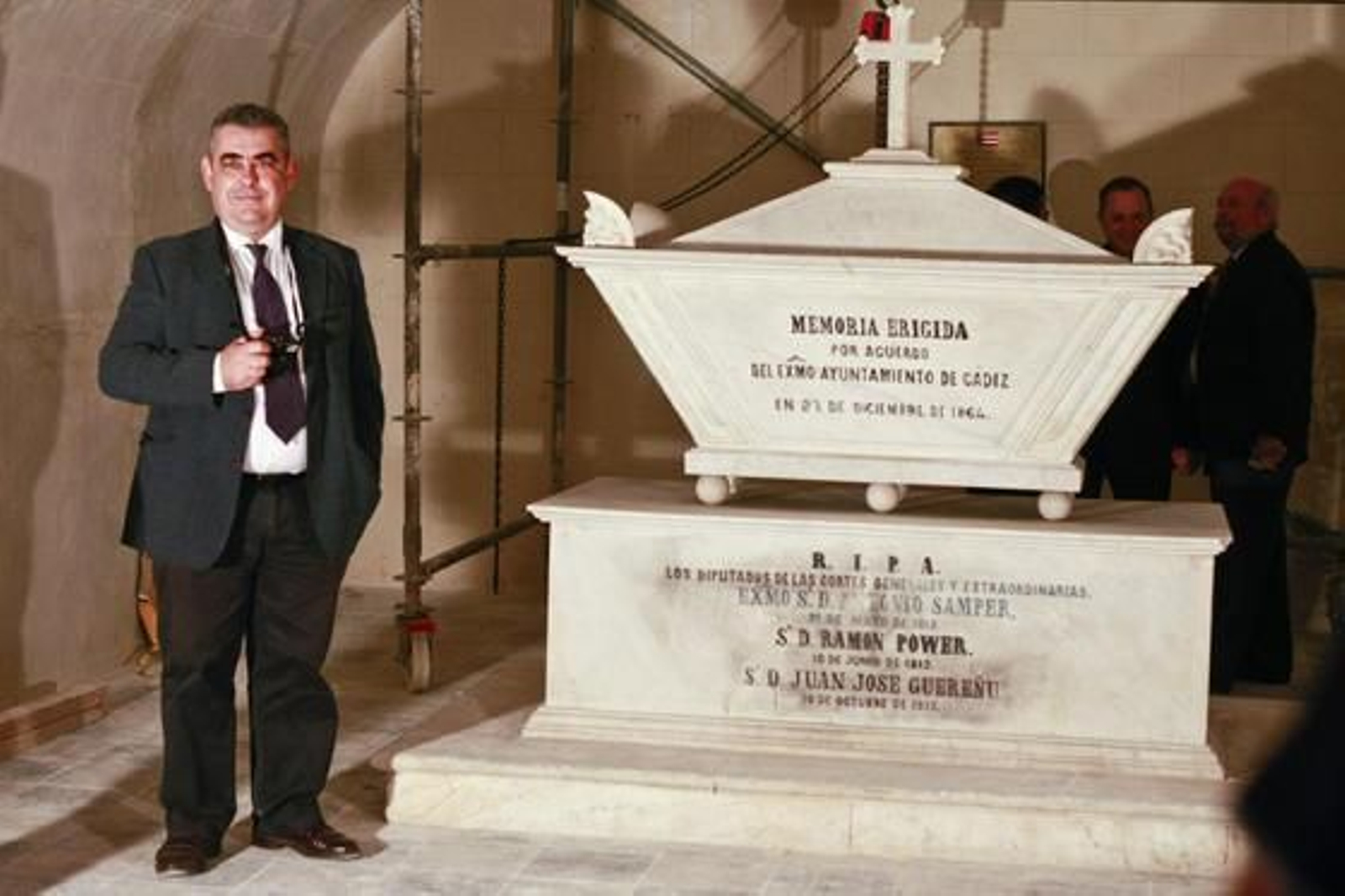 Los restos del diputado puertorriqueño fueron exhumados en la cripta de San Felipe Neri

Foto: Julio Gonzalez