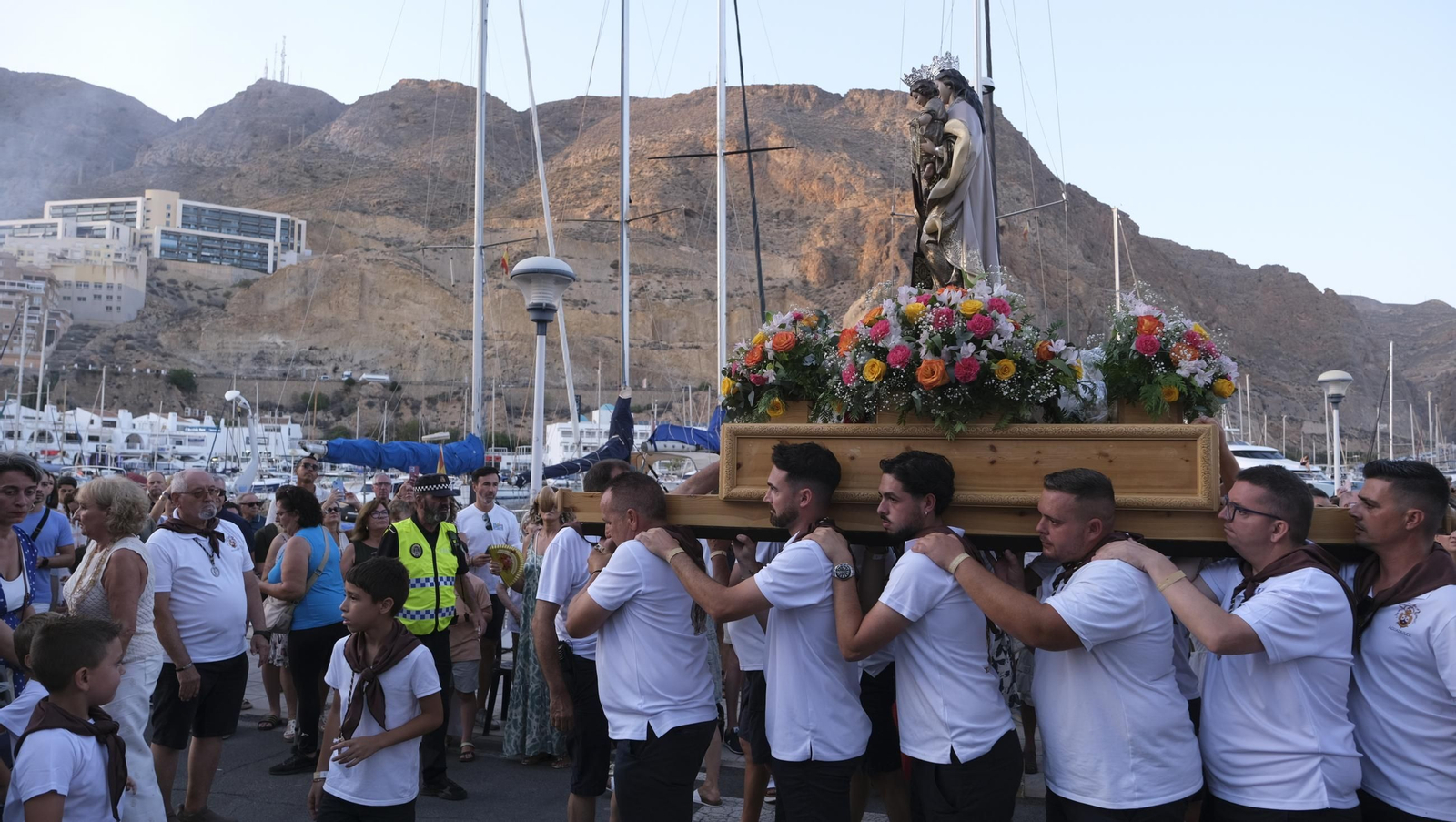 Procesión marítima de la Virgen del Carmen en Aguadulce (Roquetas de Mar), en imágenes