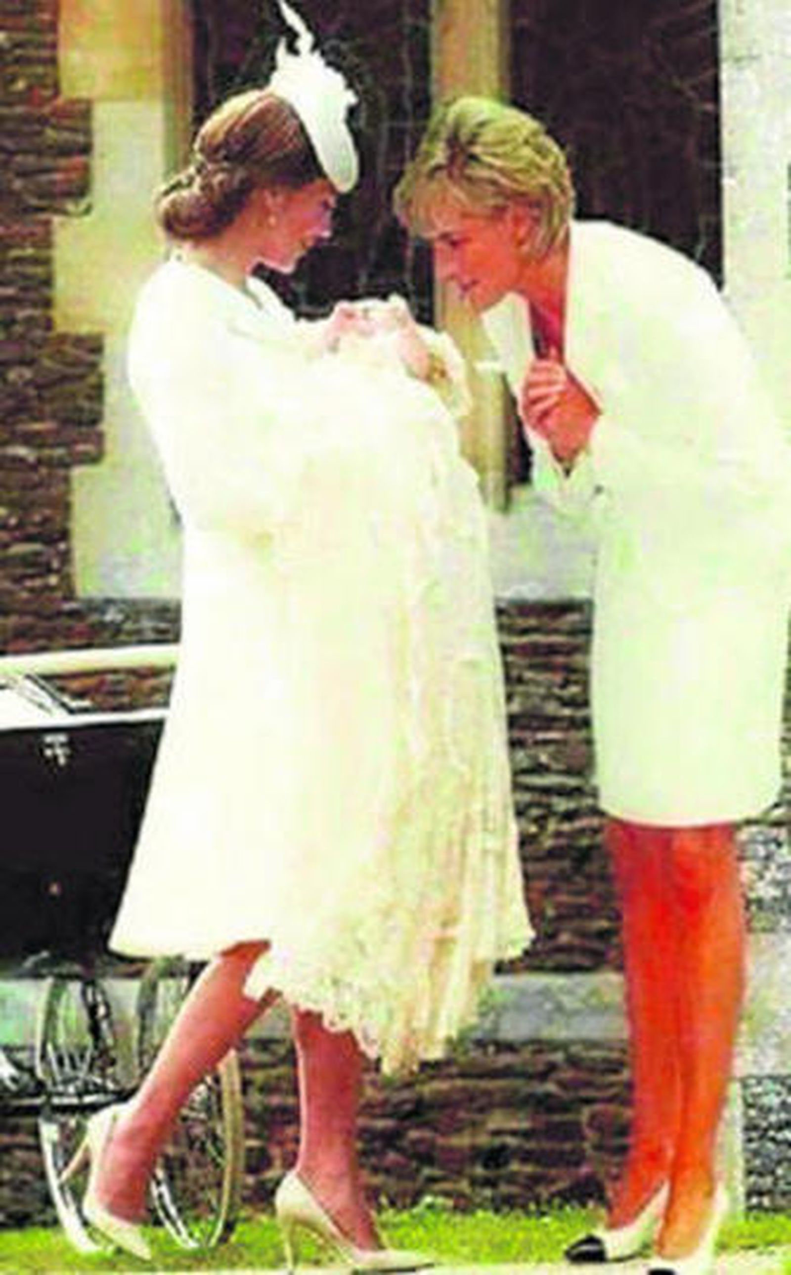 Imagen montada con 'photoshop' de Diana con Catalina y Carlota.