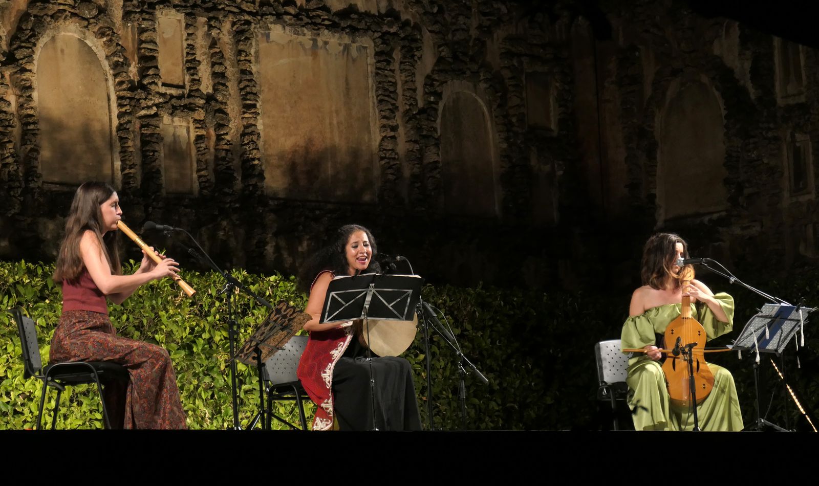 Elena Escartín, Iman Kandoussi y Pilar Almalé, Caranzalem en el Alcázar.