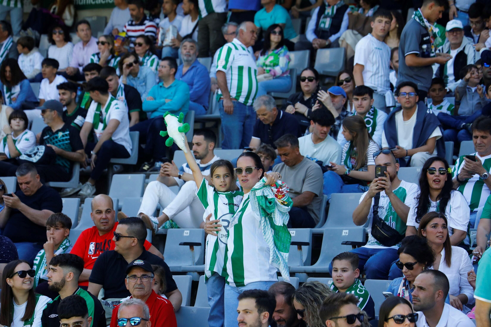Búscate en el Córdoba - Málaga CF en las gradas de El Arcángel
