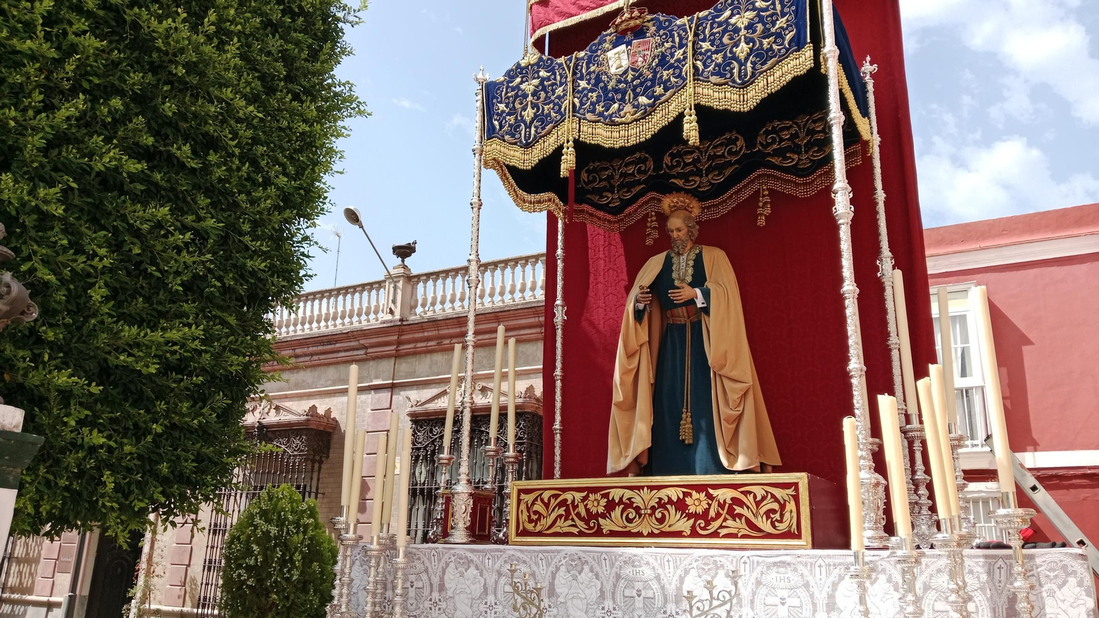 Altares y alfombras del Corpus en San Fernando: Medinaceli, primer premio