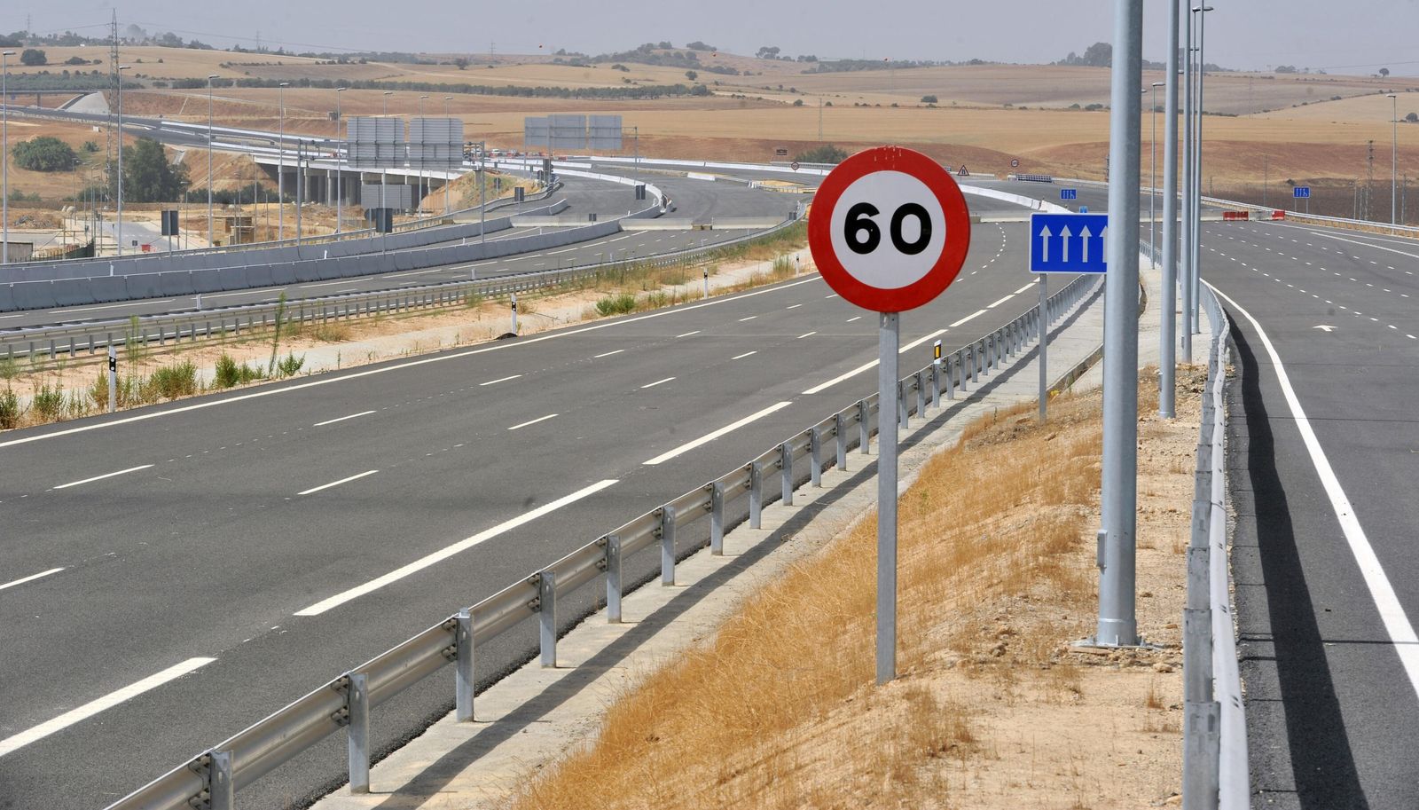 Tramo de la SE-40 entre Espartinas y Valencina.