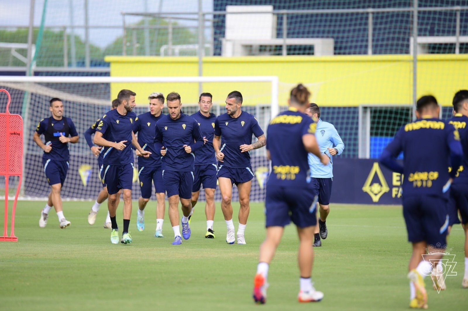 Entrenamiento del Cádiz el jueves en El Rosal.