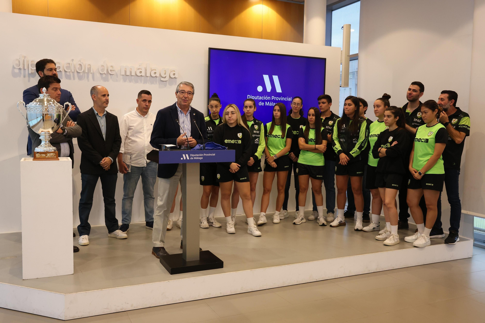 El Nueces de Ronda Atlético El Torcal, recibido por la Diputación tras su ascenso