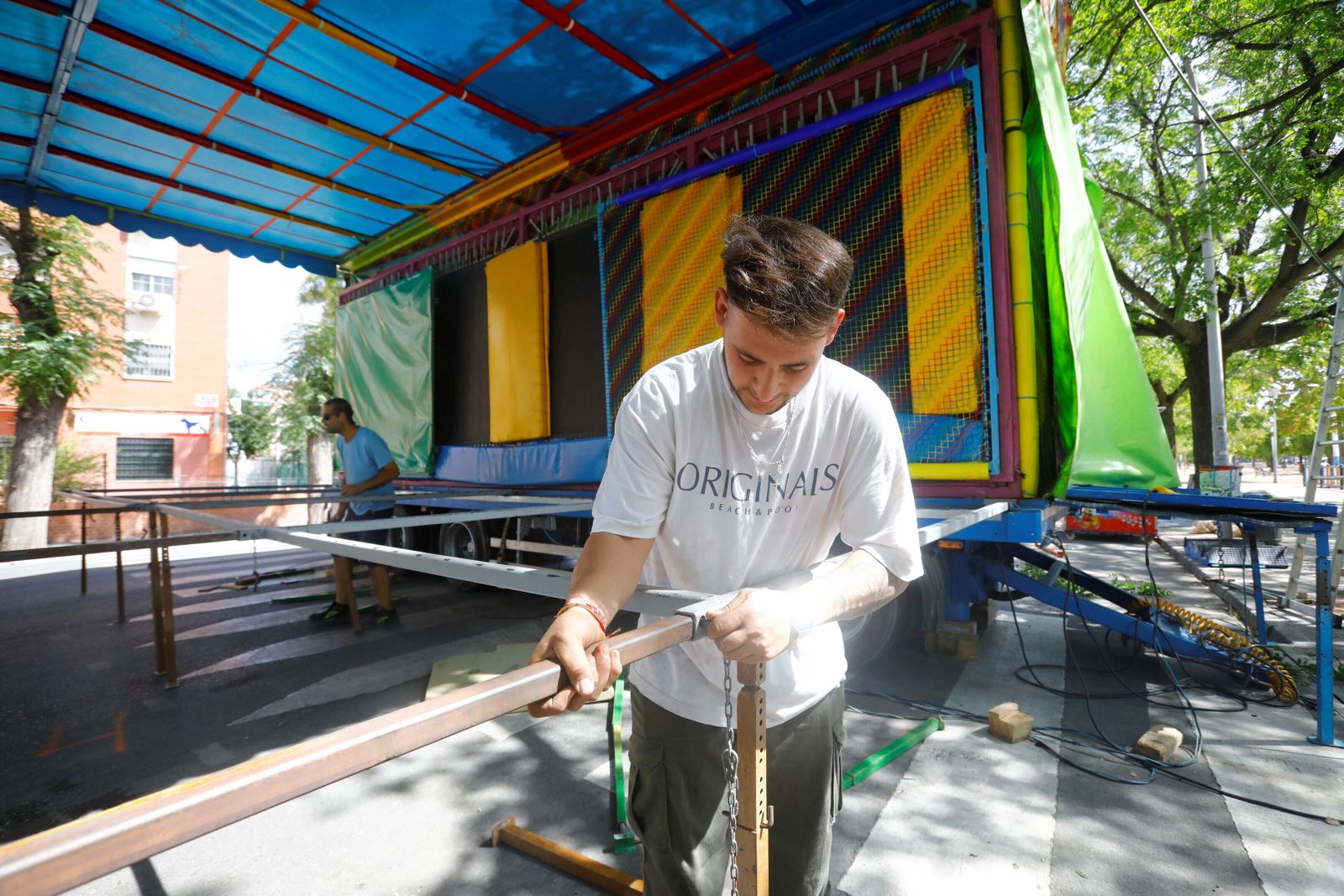 El montaje de la Velá de la Fuensanta, en imágenes