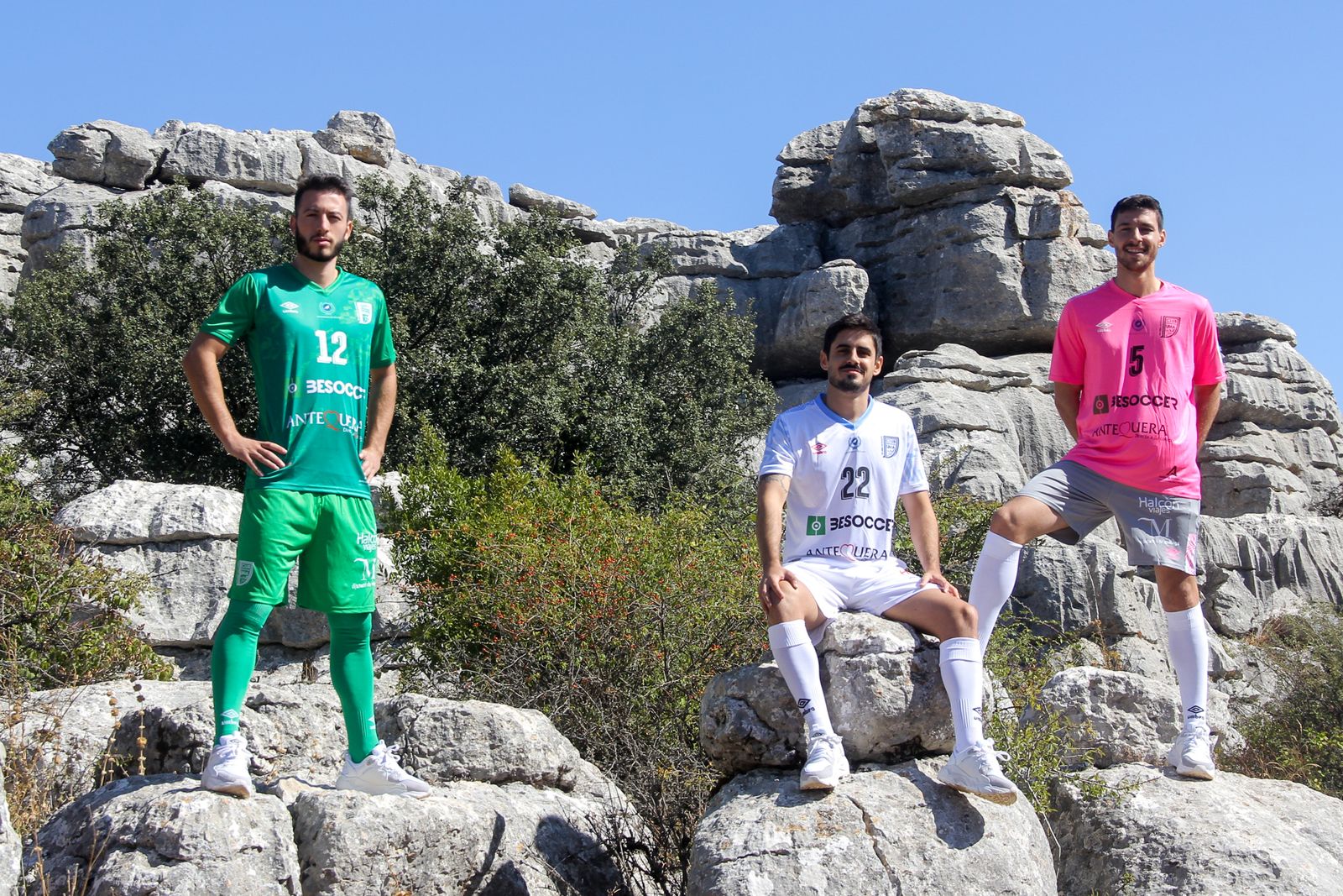 Las fotos de las nuevas equipaciones del UMA Antequera
