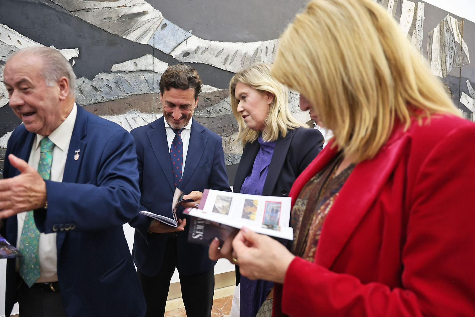 Imágenes de la presentación la Guía de Semana Santa de Huelva Información 2025