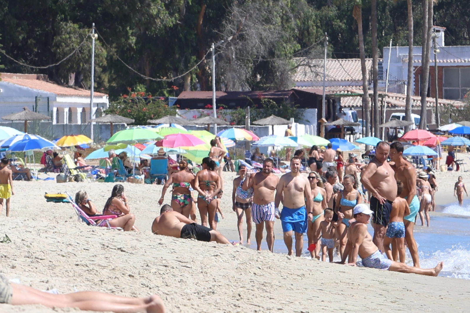 Las fotos del último domingo de playa de agosto en el Campo de Gibraltar