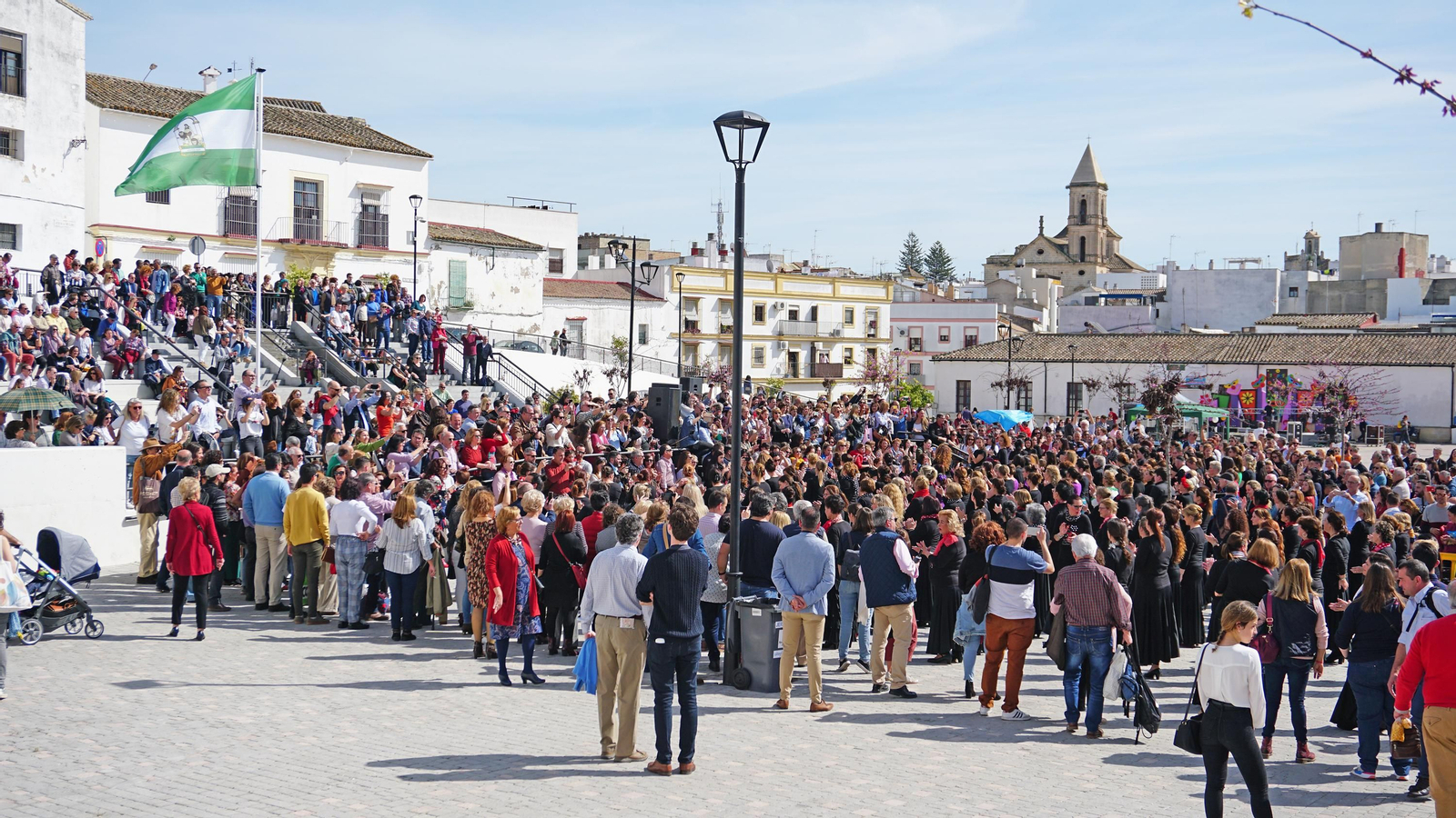 Himno Andaluz a guitarra y flashmob flamenco por el día de Andalucía