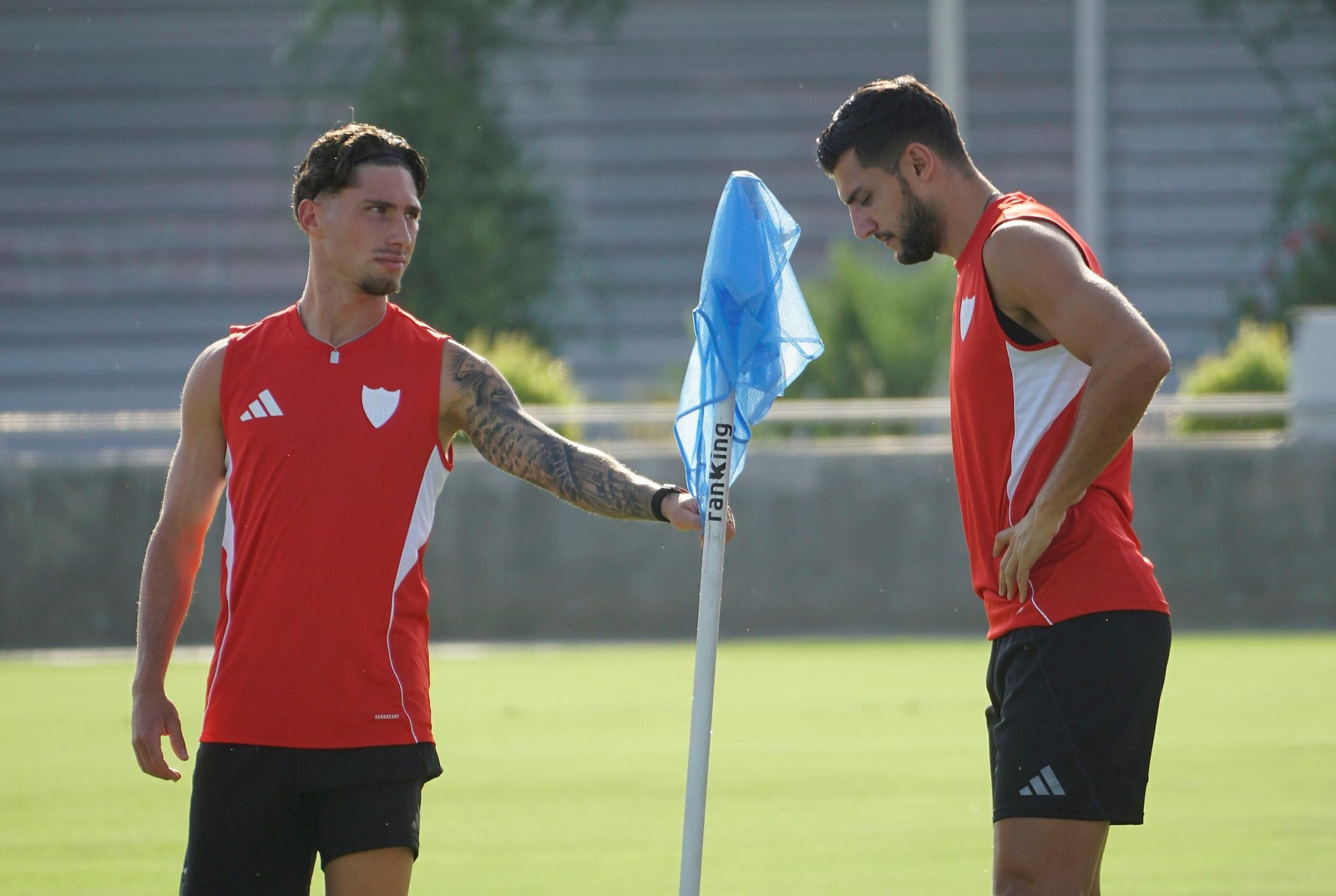 Carmona parece tomar el testigo del sambenito que soltó Rafa Mir con su cesión el Elche, con el que marcó ayer.
