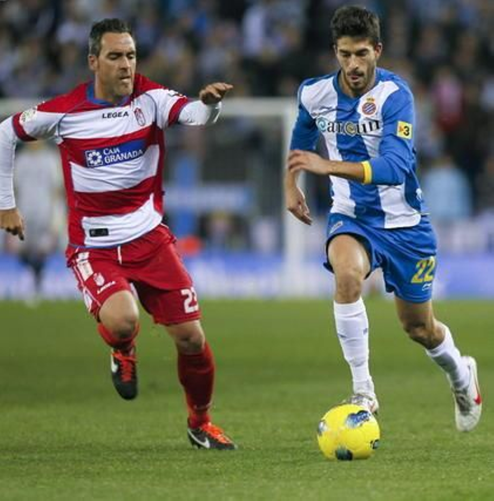 El Granada pierde con contundencia ante el Espanyol en Cornella El Prat (3-0). / EFE