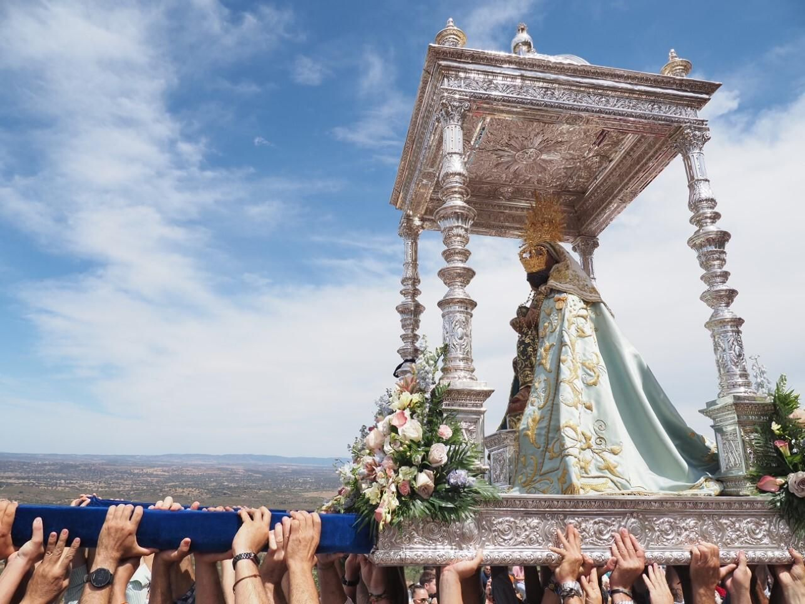 Romería de la Virgen de la Peña 2023 en la Puebla de Guzmán, en imágenes