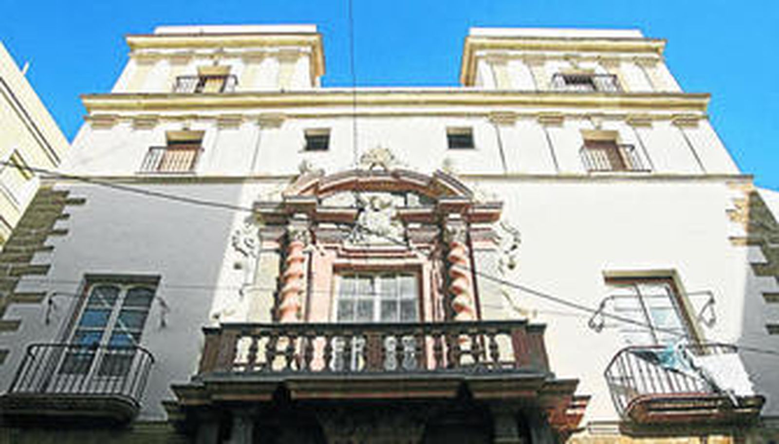 Fachada de la Casa del Almirante, teórica ubicación del hotel de lujo.