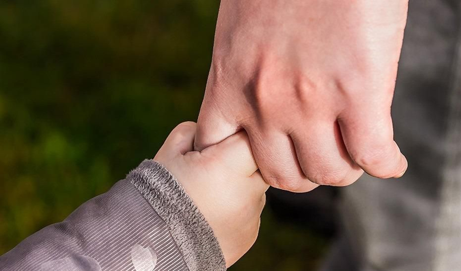 Las ayudas a familias con menores en riesgo de exclusión alcanzan los 2,3 millones en Cádiz