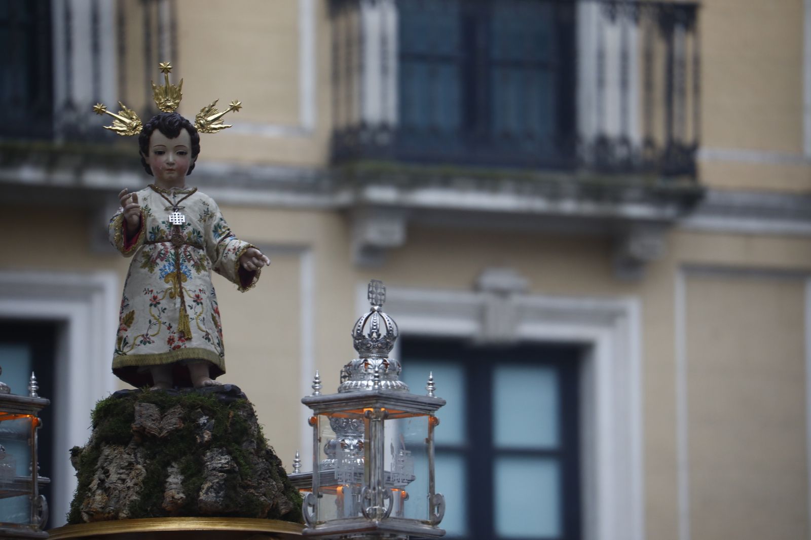 La procesión del Niño Jesús de la Compañía de Córdoba, en imágenes