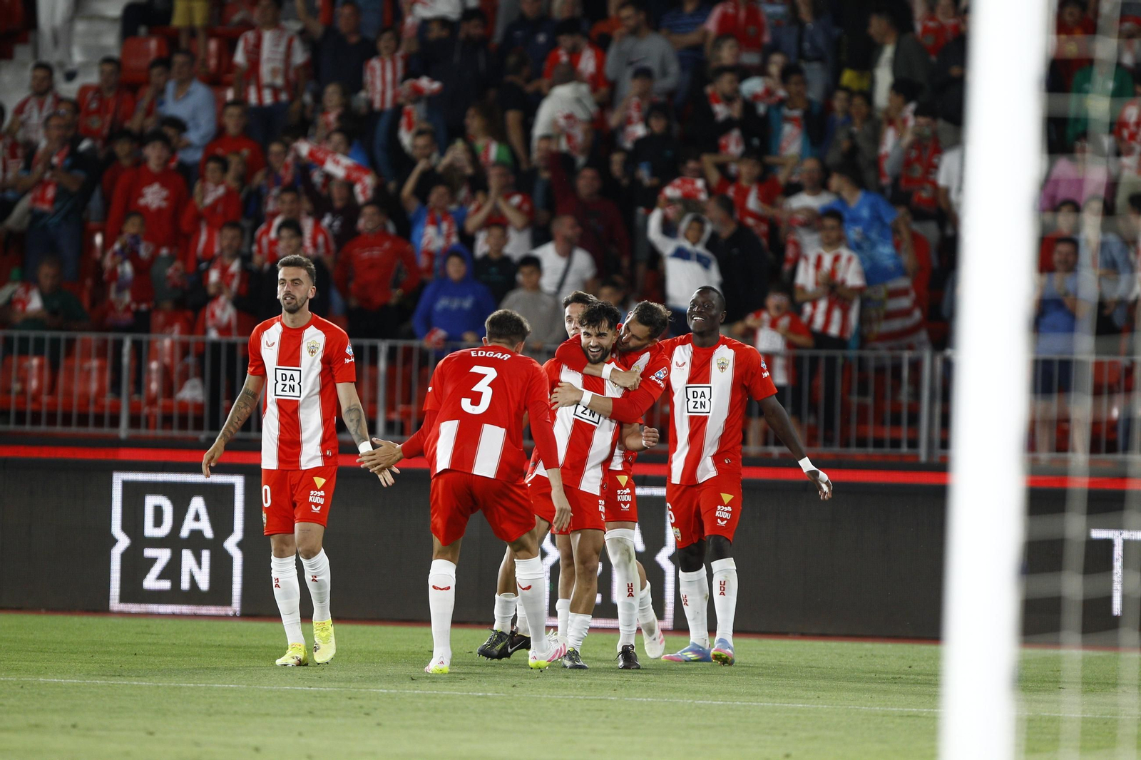 U.D. Almería-Racing de Santander, en imágenes