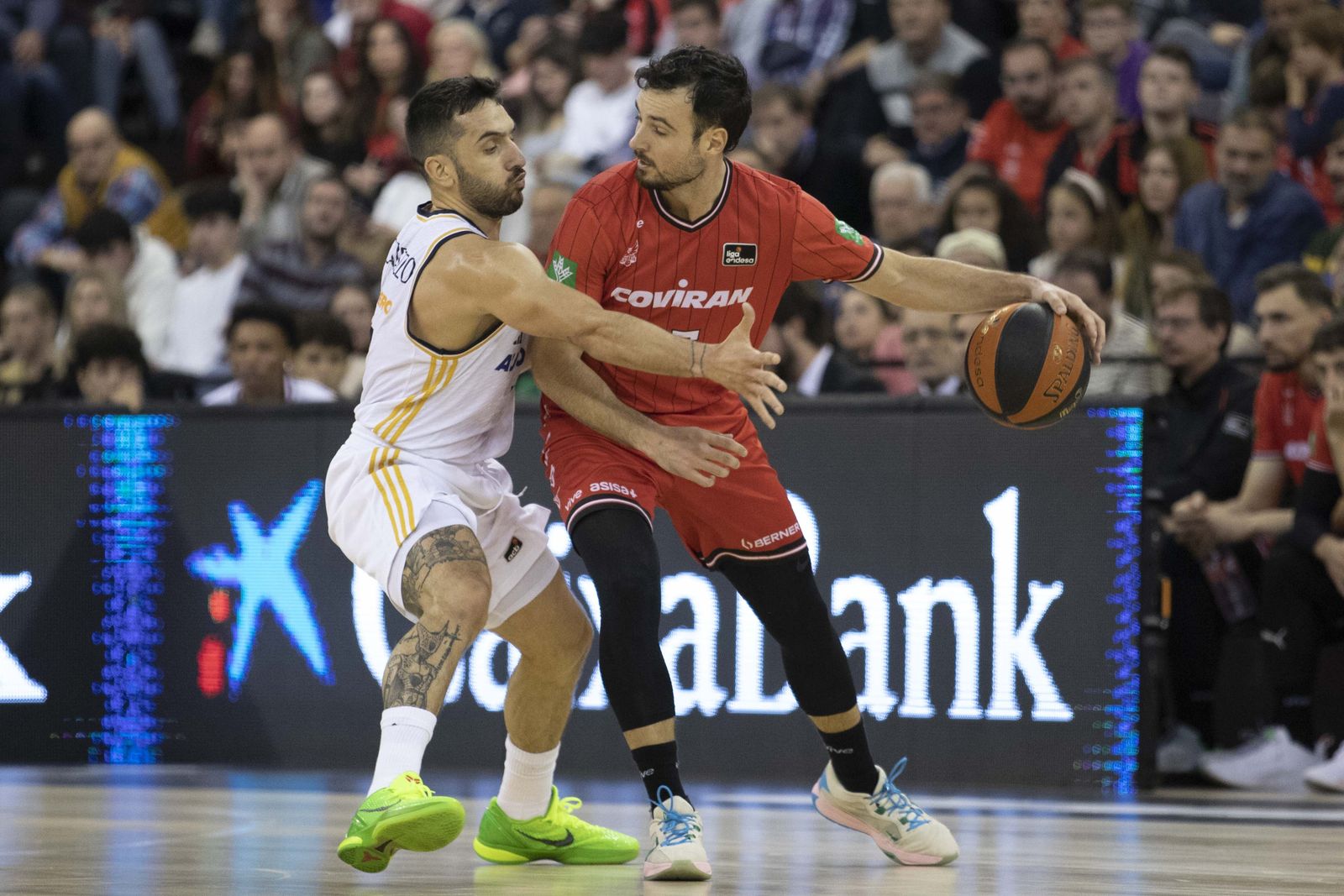 Costa volverá a ser el cerebro del Covirán Granada en el partido