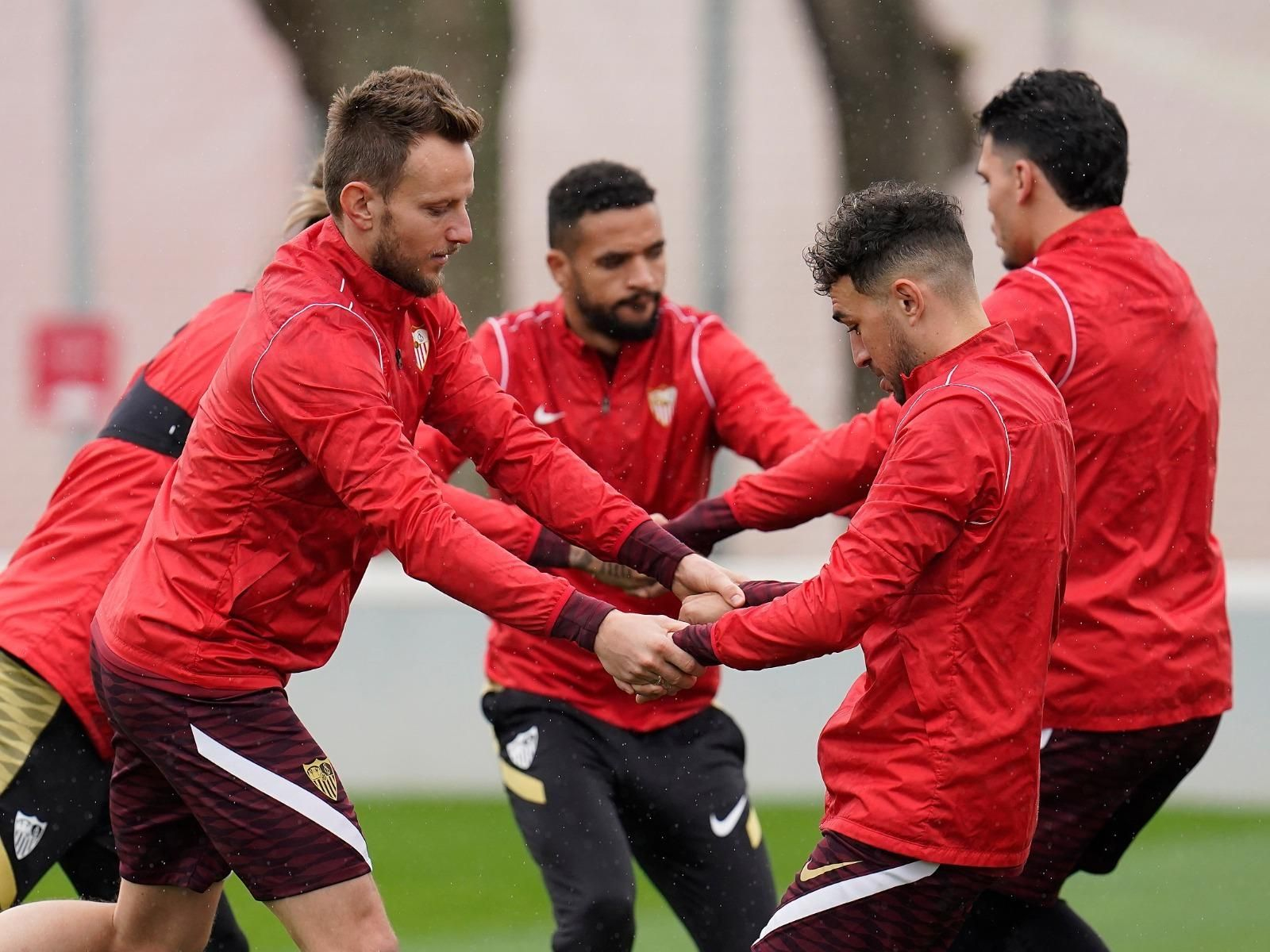 Rakitic, En-Nesyri, Munir y Rekik, en el entrenamiento de este jueves.