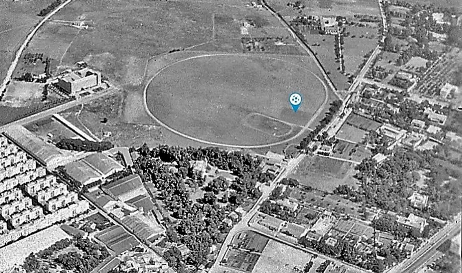 Pista de San Benito, llamada así por encontrarse en la zona homónima de la ciudad, como se encontraba en los años 60 del siglo pasado.