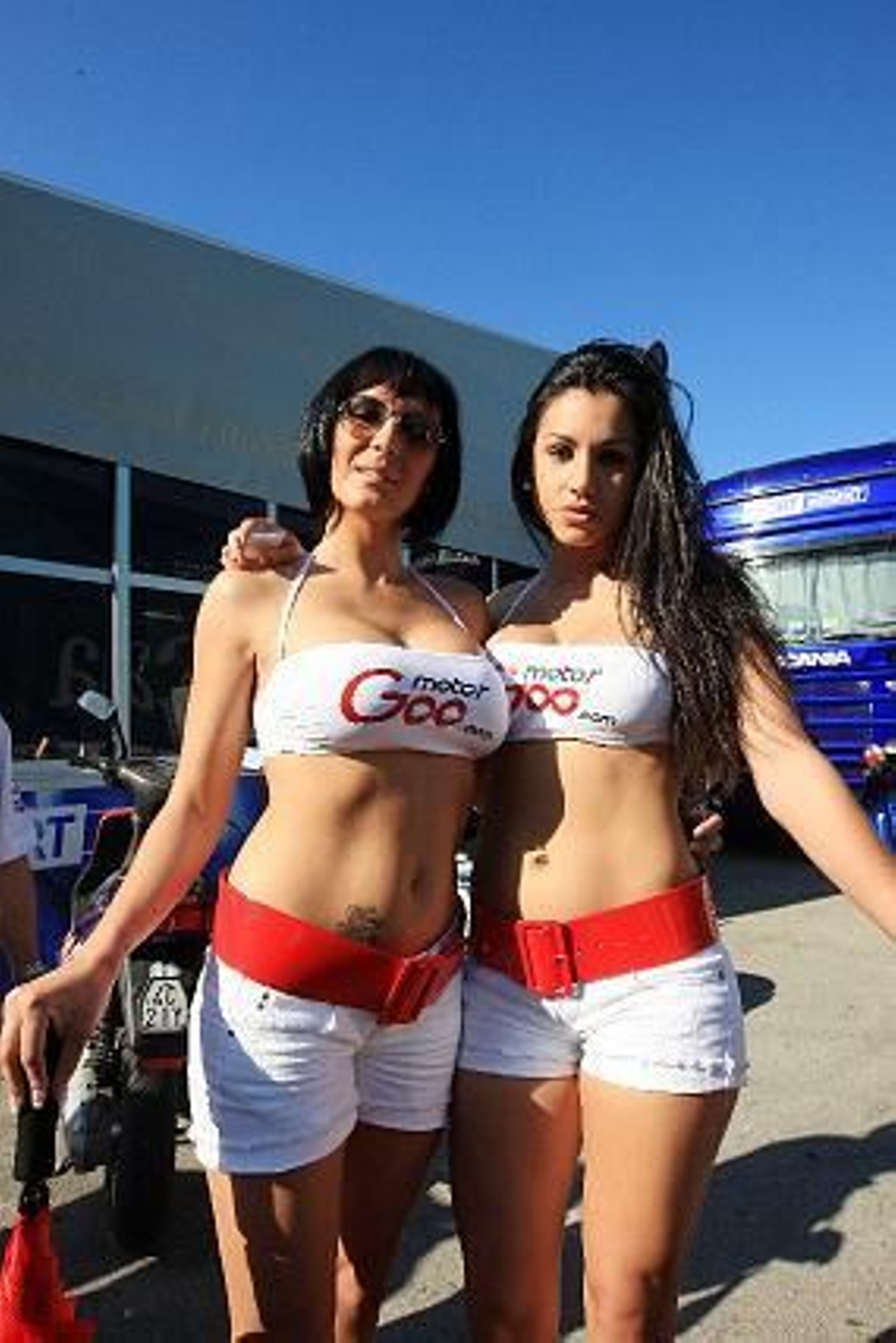 Las chicas del ´paddock´, puro espectáculo en Jerez. 

Foto: Juan Carlos Toro y Manuel Aranda