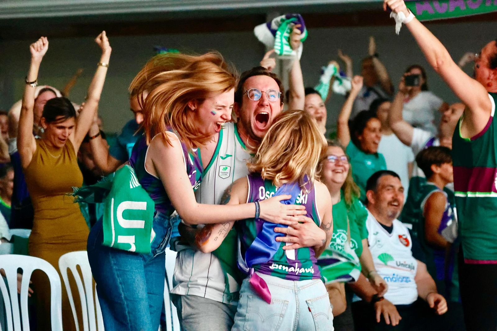 La locura en Los Guindos: ¡Búscate durante la final de BCL del Unicaja!