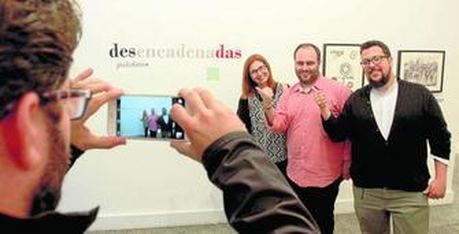 Matilde Valdivia, Manuel González y Gustavo Domínguez (en la imagen superior) y diferentes obras de la muestra.