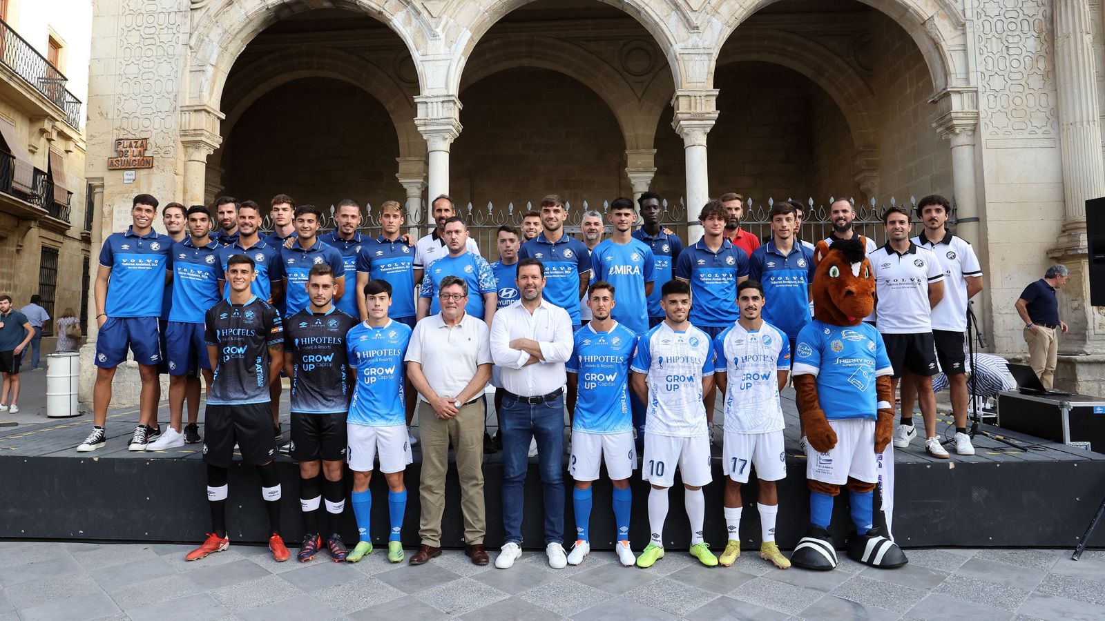 Presentación nuevas equipaciones del Xerez DFC 23-24