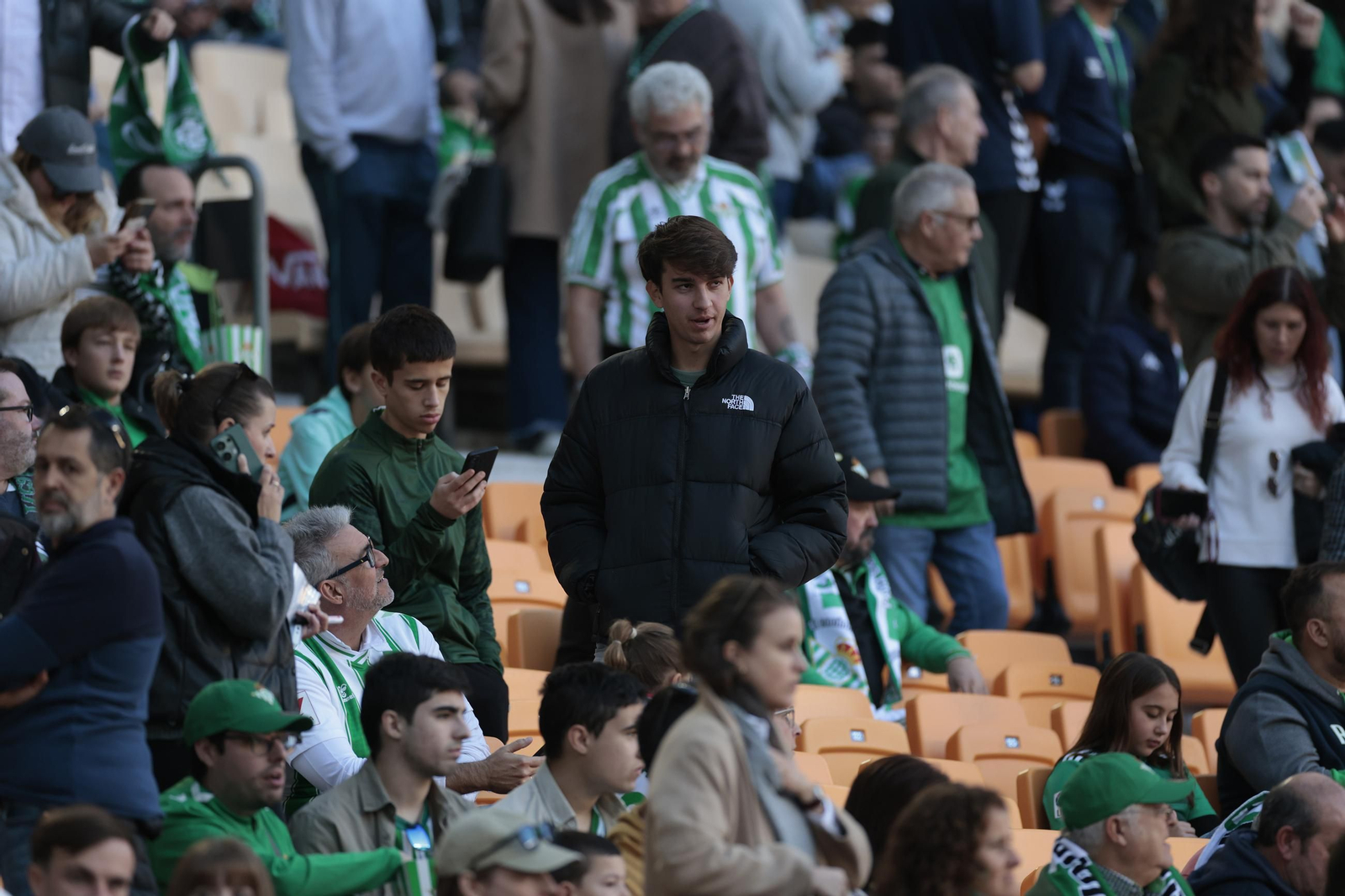 Búscate en las fotos del Betis - Girona