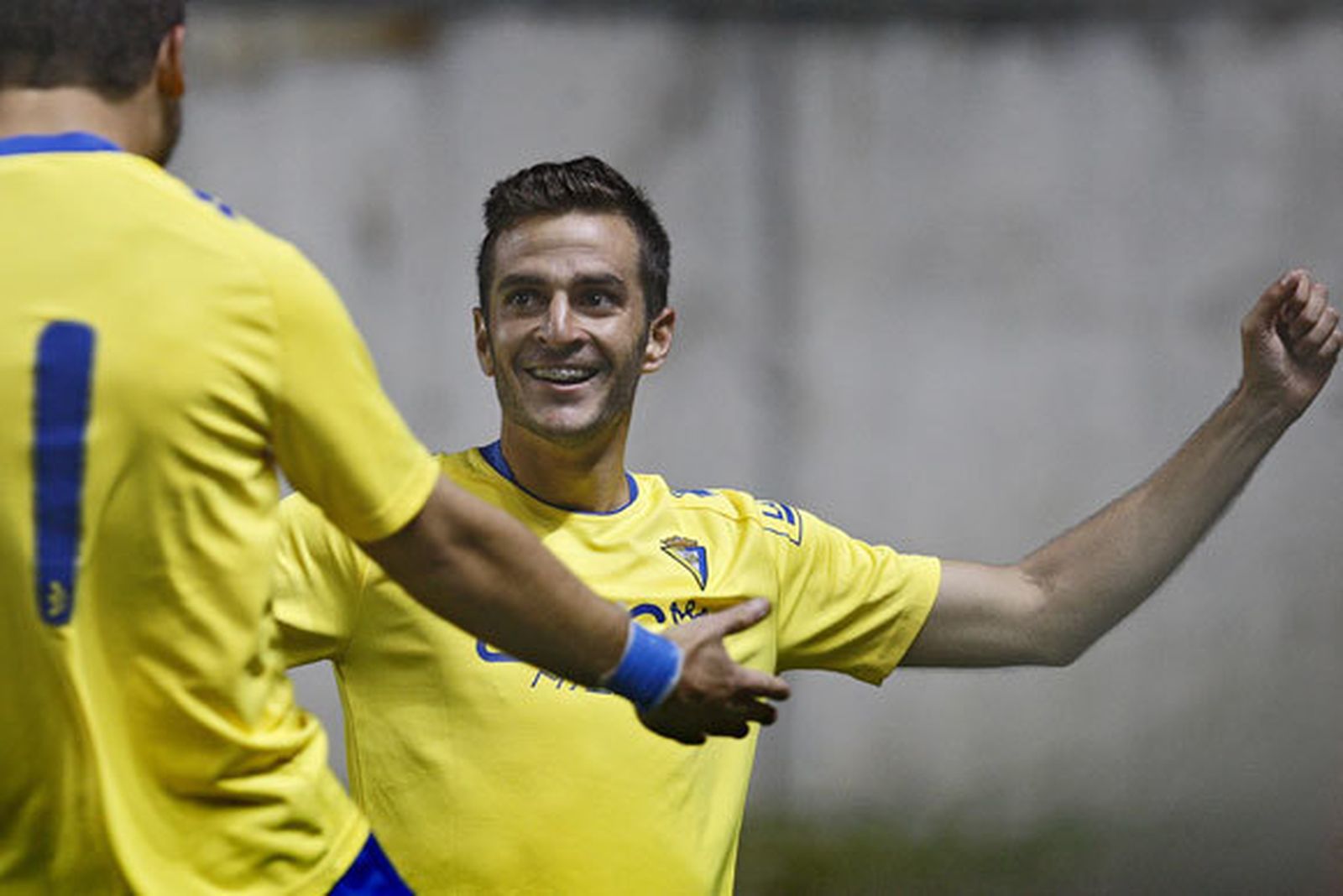 Juan Villar celebra el segundo tanto del encuentro. /Joaquín Pino