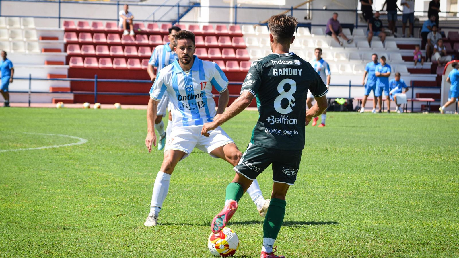 Gandoy fue titular en el centro del campo junto a Rafa Parejo y Curro Rivelott.