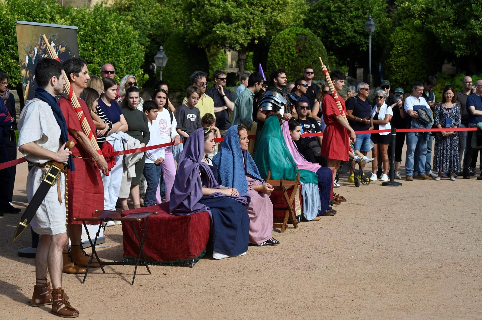 Las fotos de la recreación histórica 'Sangre y arena' en las Jornadas de Cultura Funeraria en Córdoba