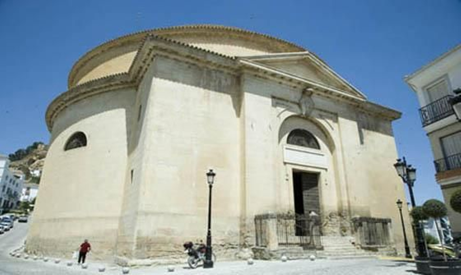 Ayuntamiento de Montefrío. Iglesia de la Encarnación.