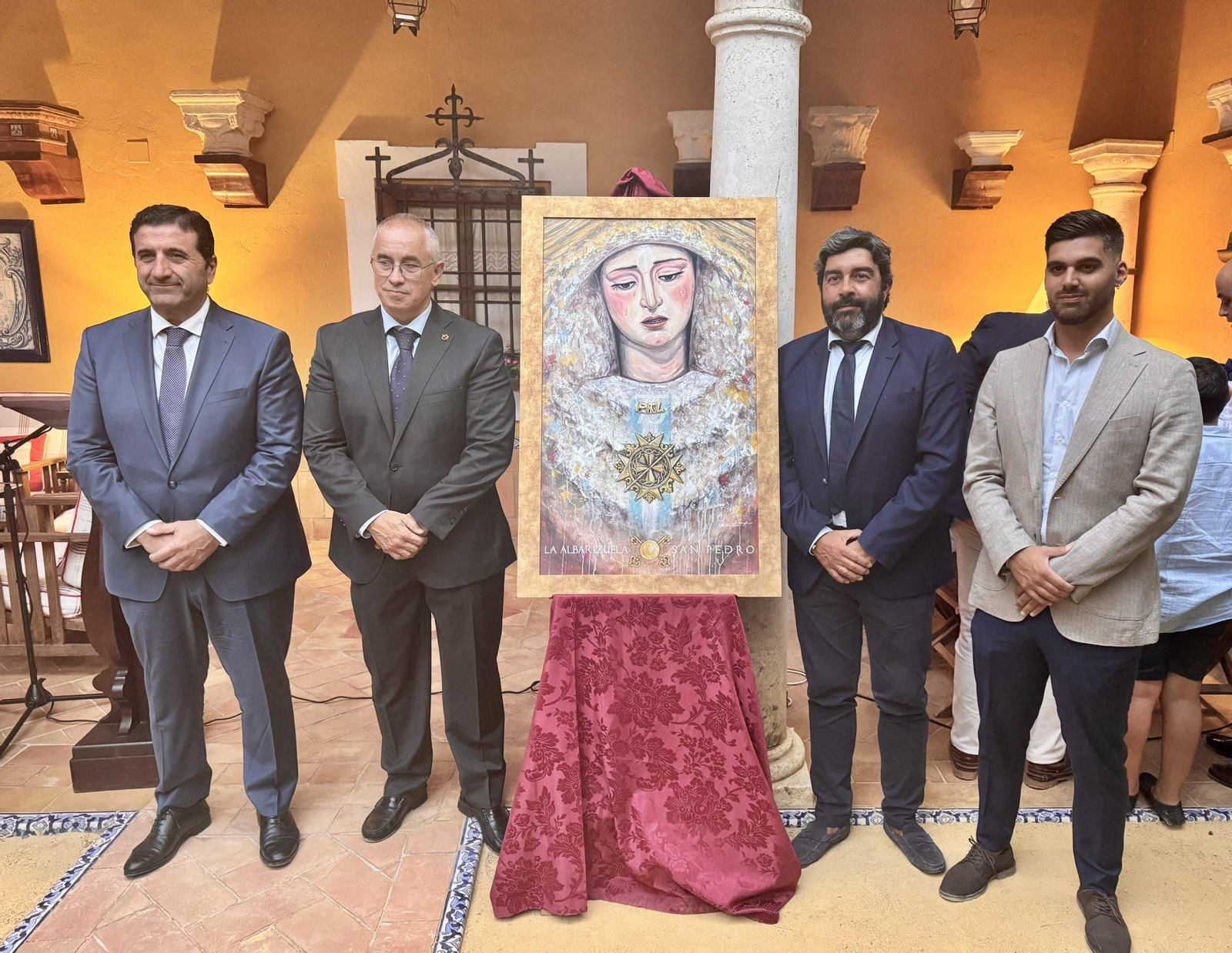 El delegado de Seguridad del Ayuntamiento, el hermano mayor de la Coronación, el presidente de la Unión de Hermandades y el autor del cartel.