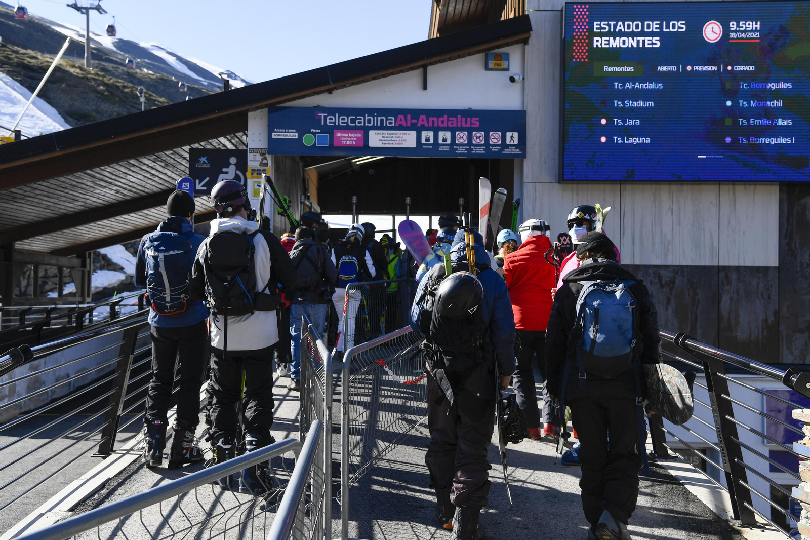Fotos del último día de esquí en Sierra Nevada