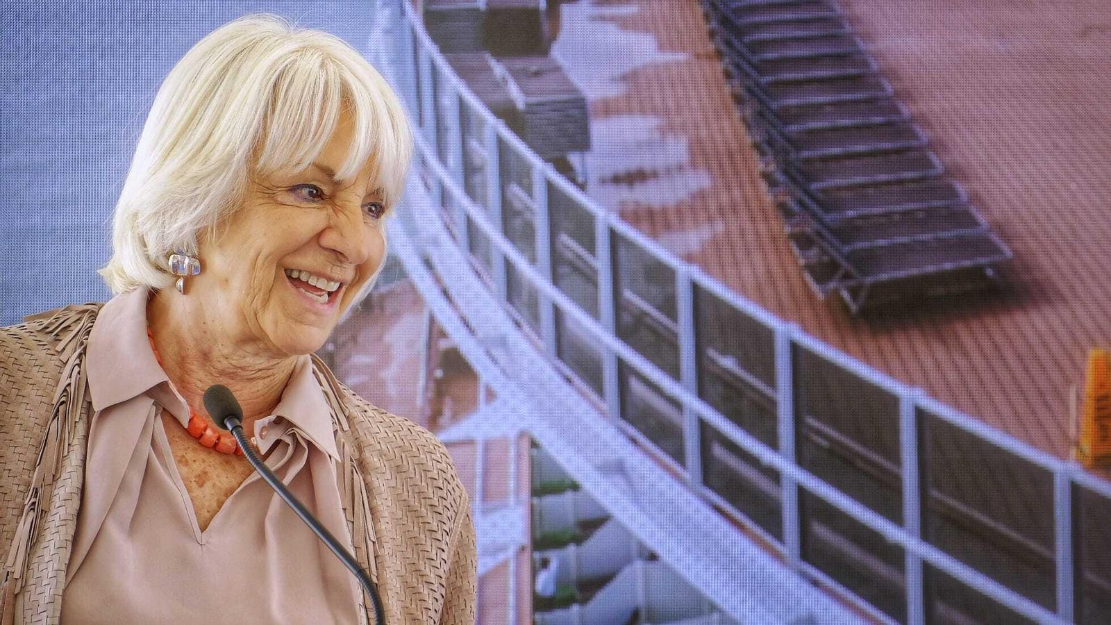 La presidenta de la APBC, Teófila Martínez, tras la firma del protocolo