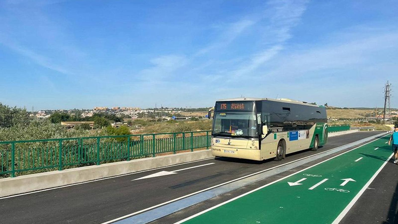 El carril reservado del puente de la Señorita se prolongará a Salteras.