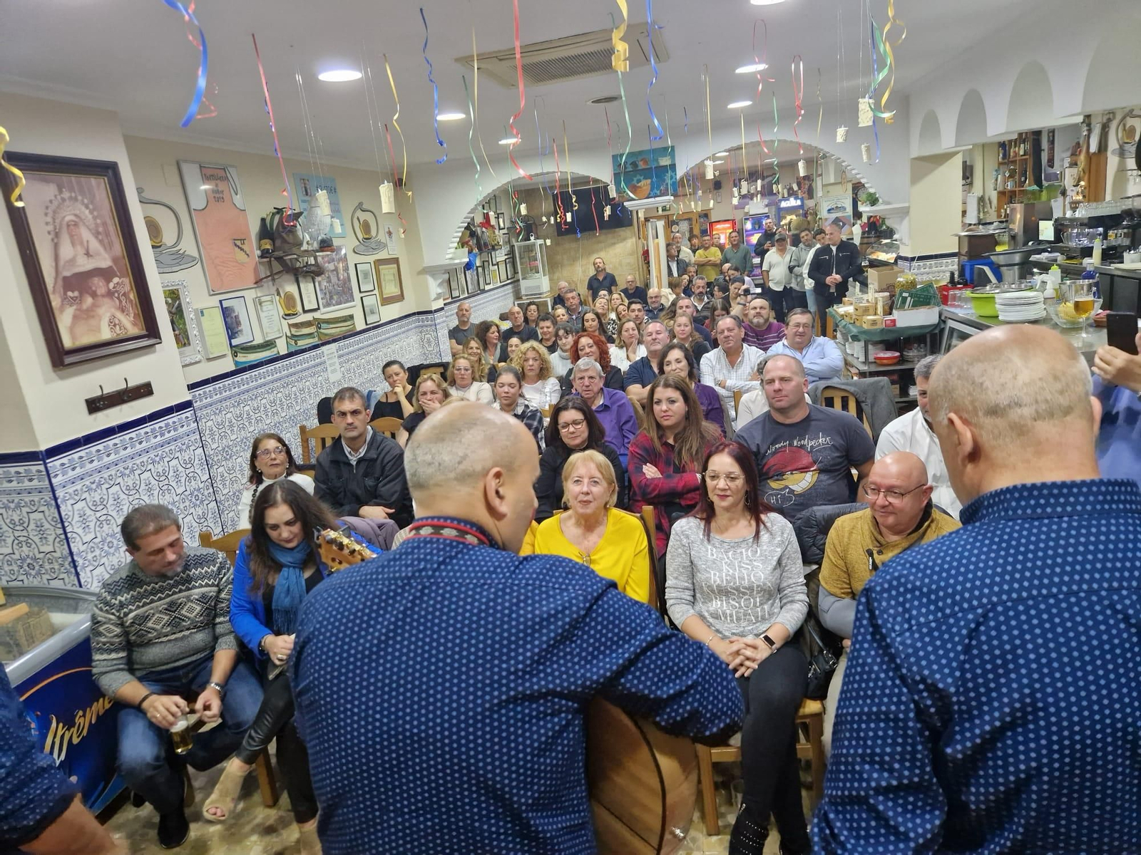 Imagen de una actuación carnavalesca en el Bodegón Andalucía.