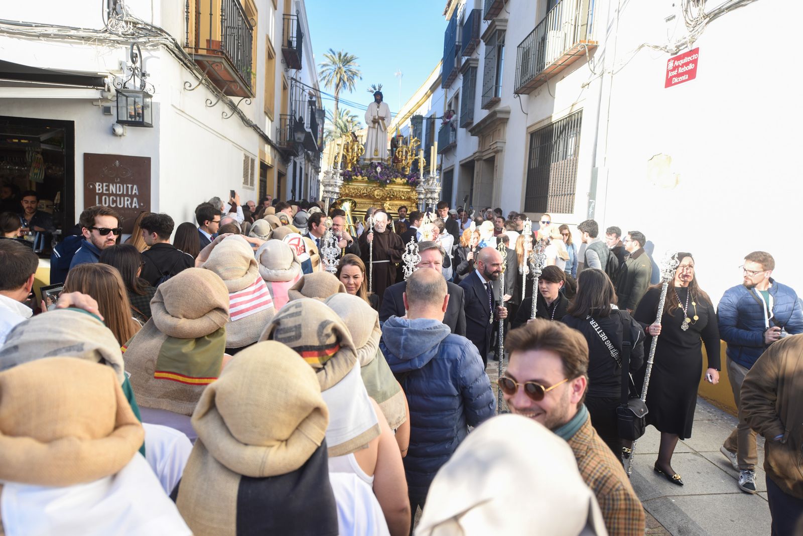 El traslado del Señor de la Sangre a la Catedral para el Vía Crucis de las Cofradías, en imágenes