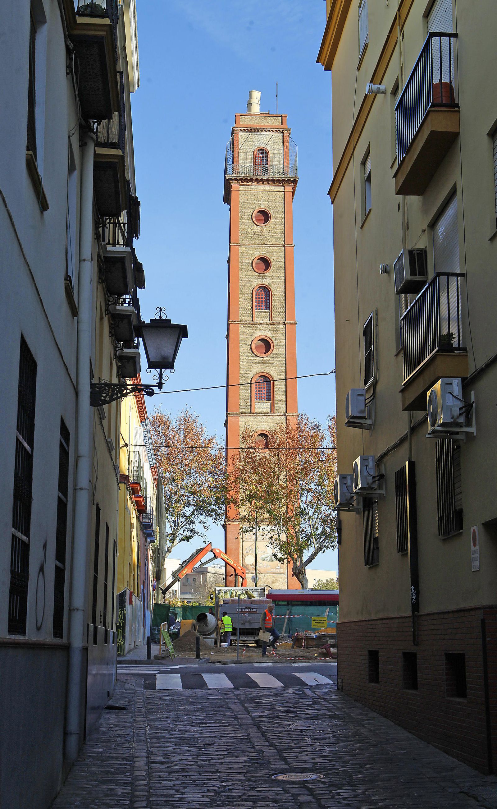 Obras junto a la calle Bécquer esquina con Pacheco Núñez de Prado.