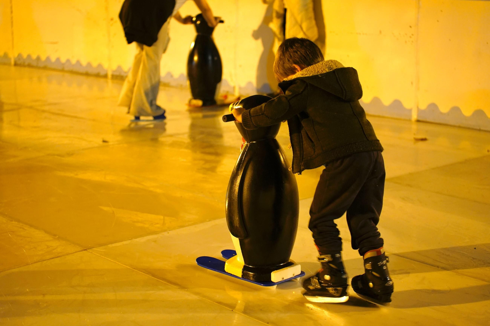 Fotos de la apertura de la pista de patinaje sobre hielo en el Parque María Cristina