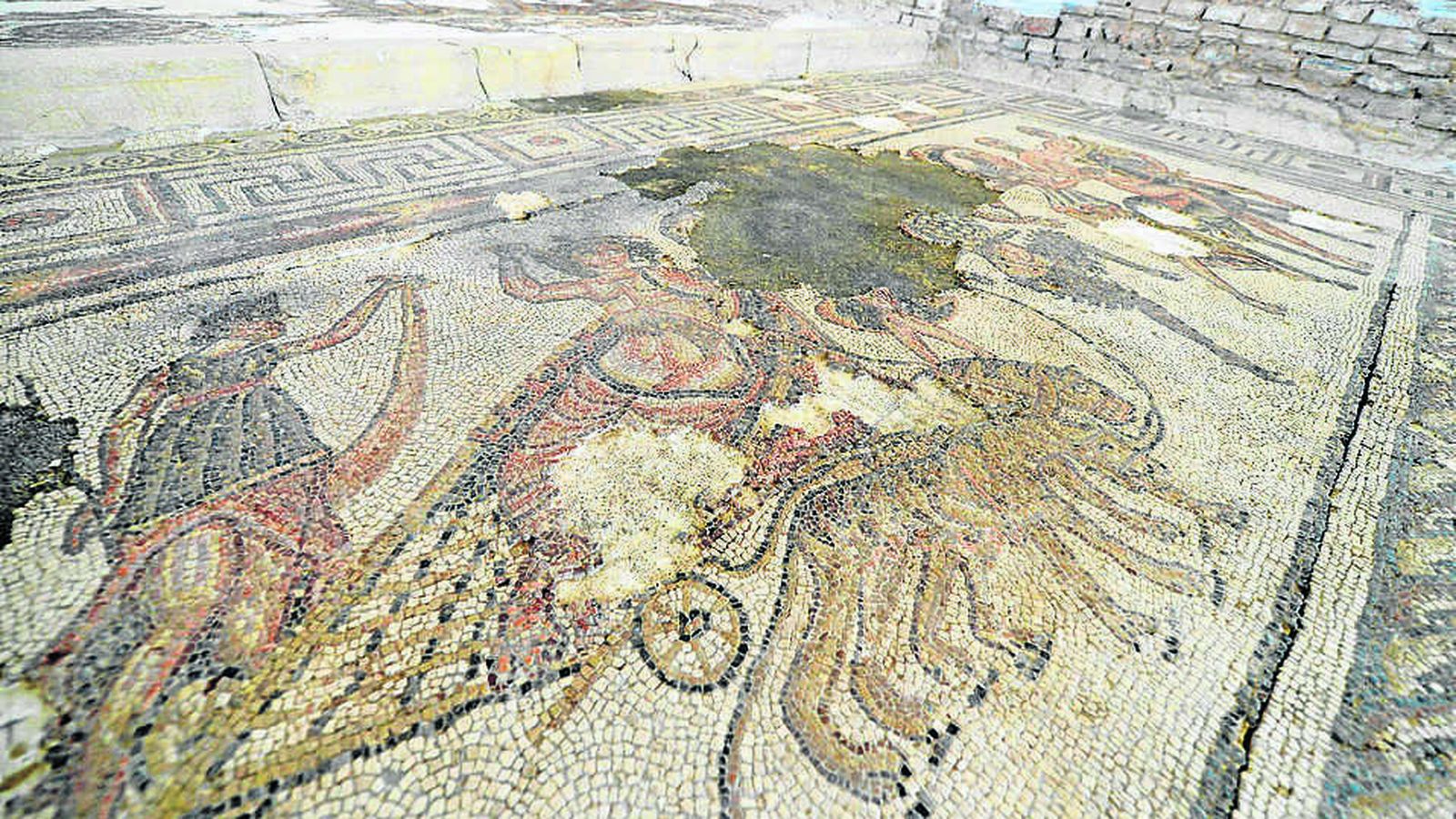 Mosaico de unas de las viviendas romanas en el yacimiento de Puente Genil.