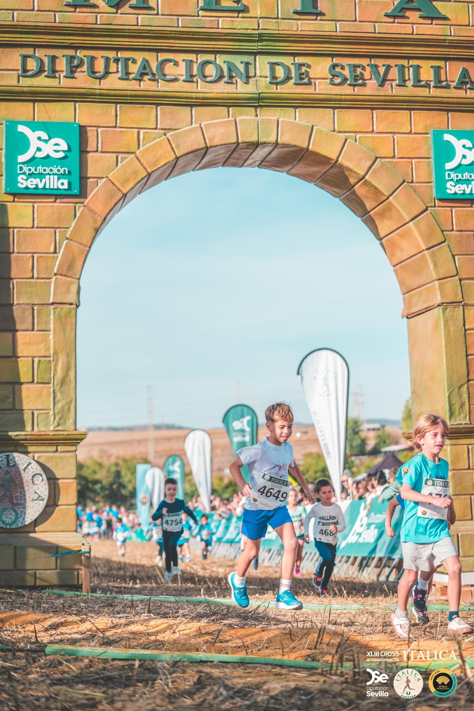 Búscate en las fotos del Cross de Itálica 2025 | 10