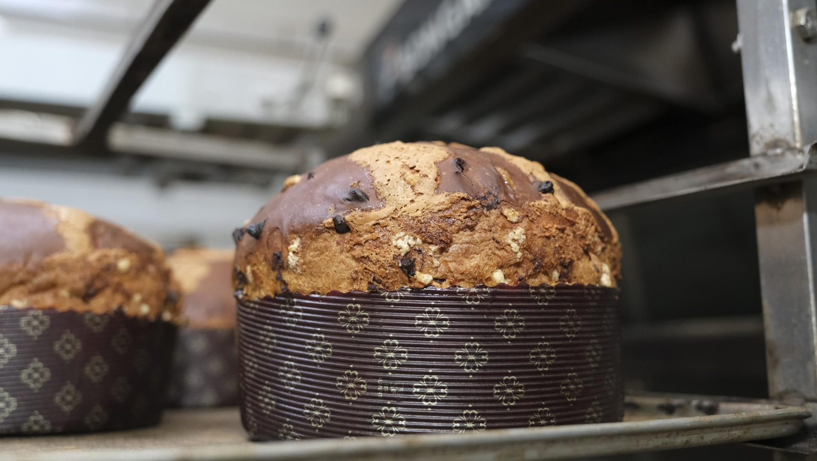 Panetone de Alcolea recién salido del horno.