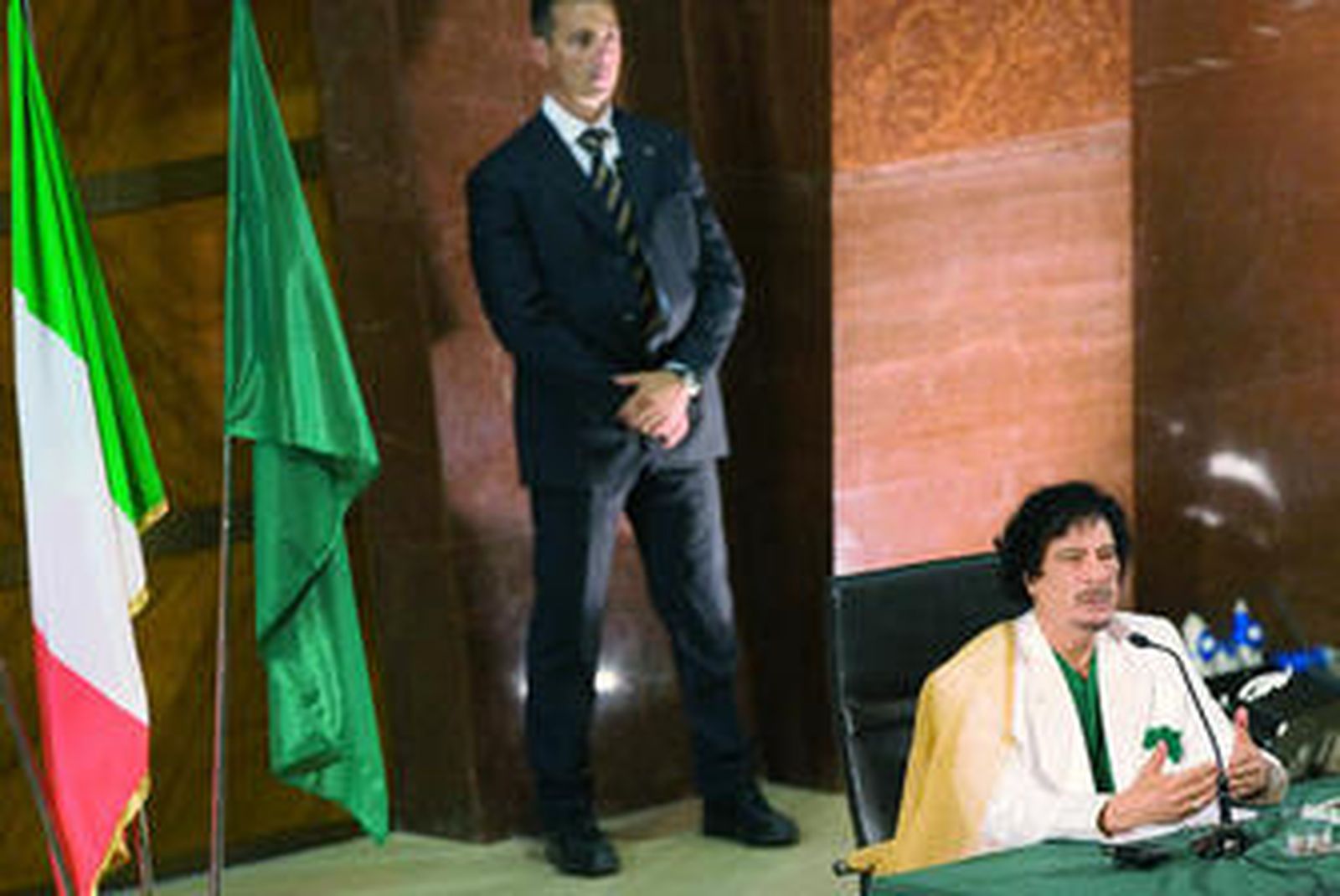 Gadafi, ayer en la Universidad La Sapienza.